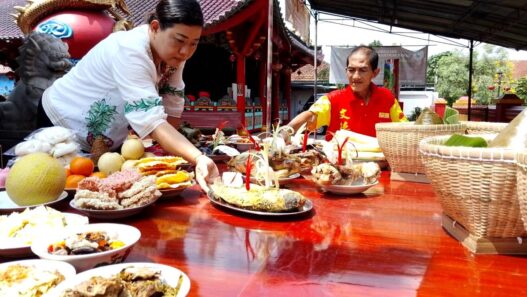 Padukan Akulturasi dan Tradisi