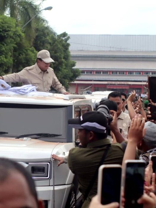 Pelajar Padati GOR Satria
