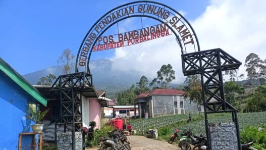Pendakian Gunung Slamet Ditutup Mendadak