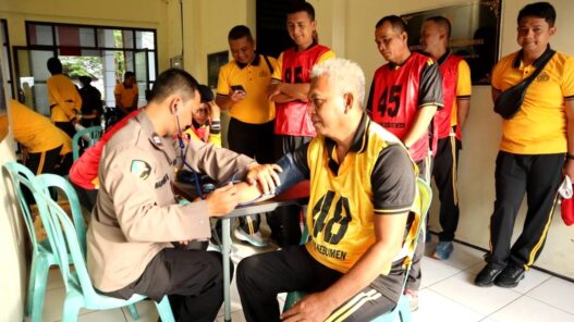 Personel Polres Uji Kebugaran