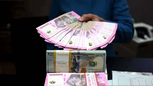 Rupiah Tembus Rekor Terendah