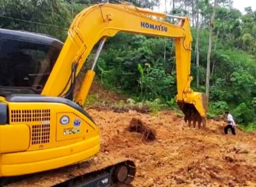 Tiga Alat Berat Dikerahkan