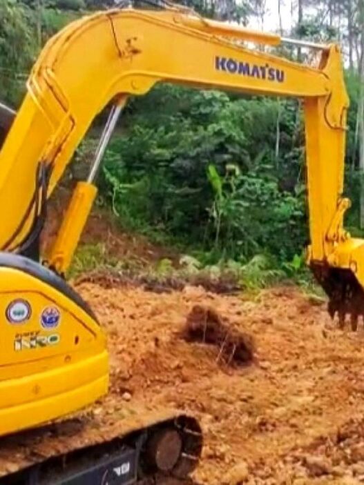 Tiga Alat Berat Dikerahkan