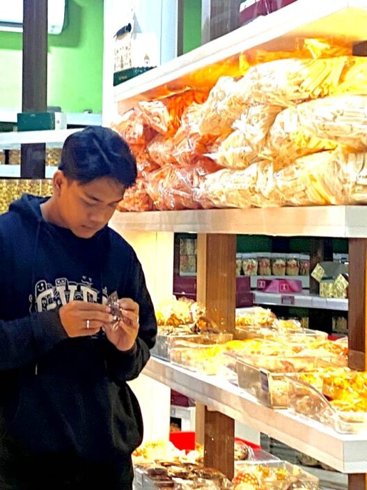 Aneka Pilihan Camilan Manis dan Gurih