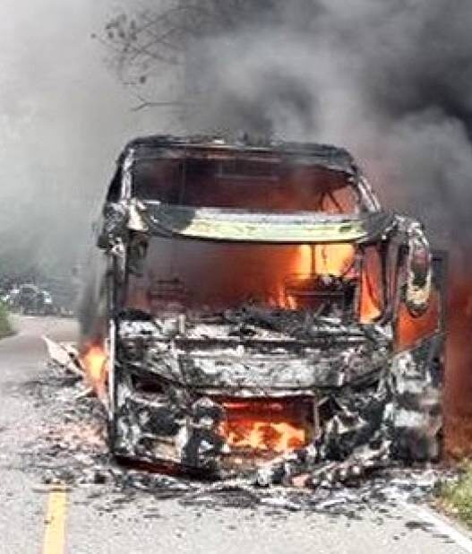 Bus ALS Terbakar, 16 Tewas