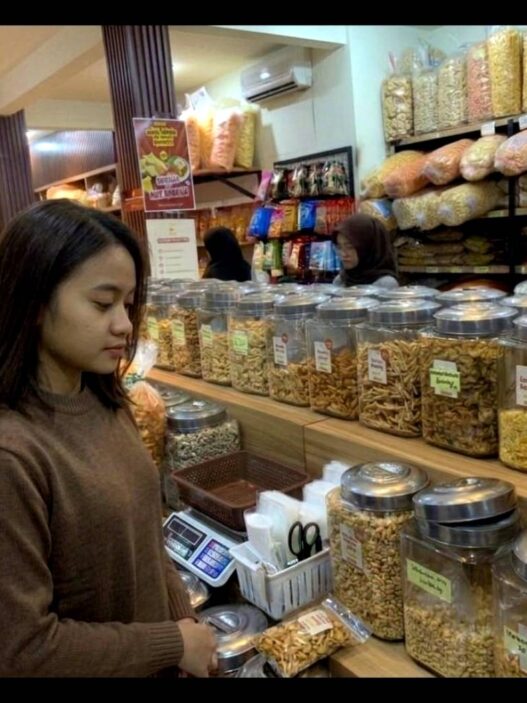 Camilan Khas Daerah dan Modern Komplit