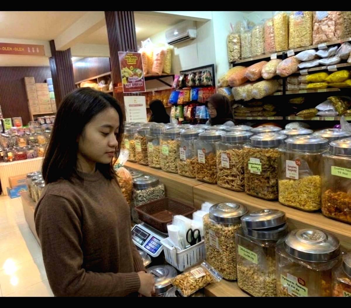 Camilan Khas Daerah dan Modern Komplit
