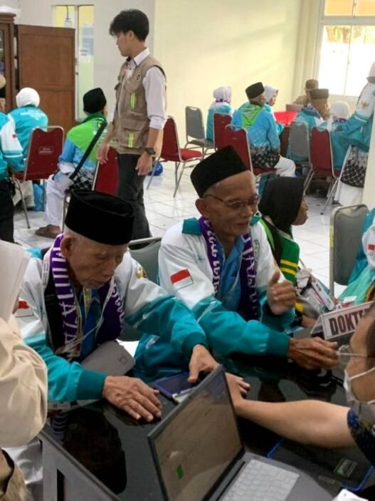 Dua Calhaj Dipulangkan, Satu Tunda Keberangkatan