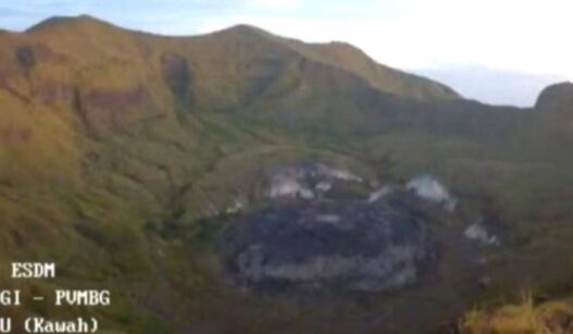 Erupsi Gunung Awu