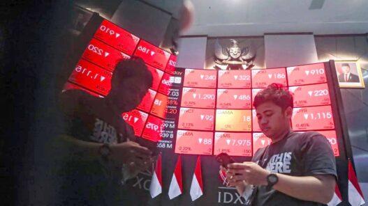 IHSG Anjlok 1,4 Persen di Awal Pekan