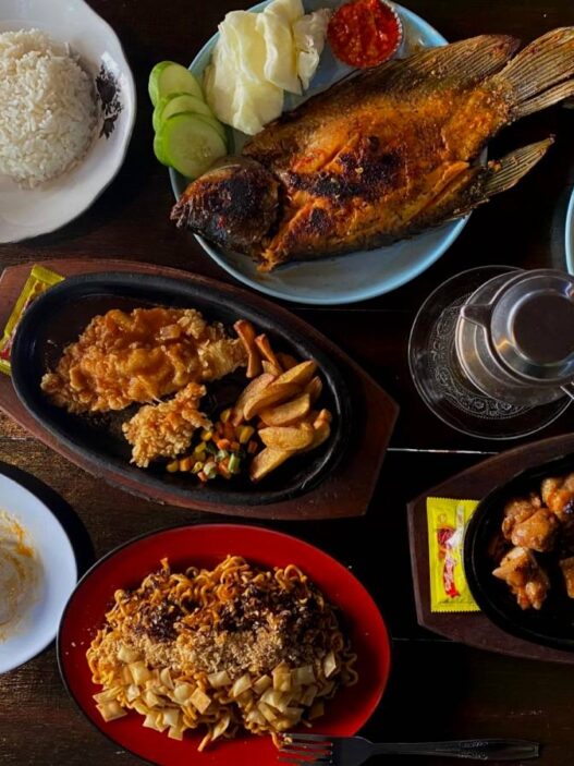 Ikan Panggang dan Roti John Bikin Nagih