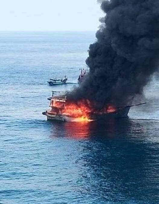 Kapal Meledak Tiga ABK Terluka