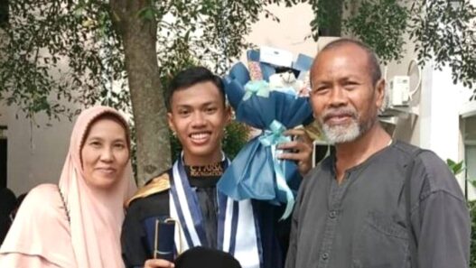 Keterbatasan Ekonomi tak Halangi Prestasi