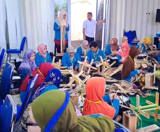 Monyet Lepas Resahkan Warga Desa Prigi