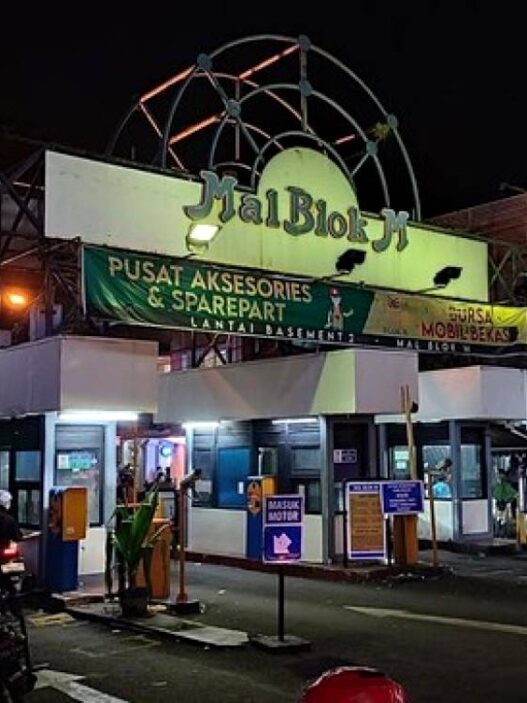 Parkir Ilegal Raup Rp 100 Juta per Hari