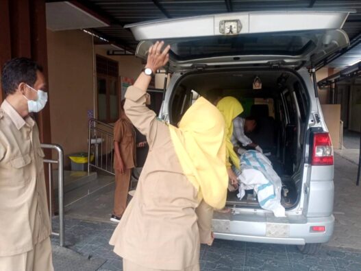 Pria Ditemukan Meninggal di Pintu Air Kedungsamak