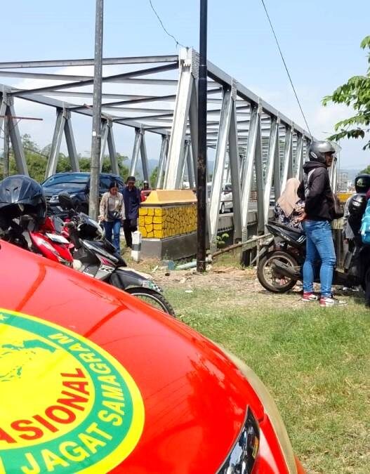 Pria Nekat Terjun ke Sungai Serayu