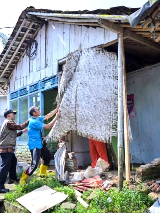 Rumah Nyaris Roboh Mulai Diperbaiki