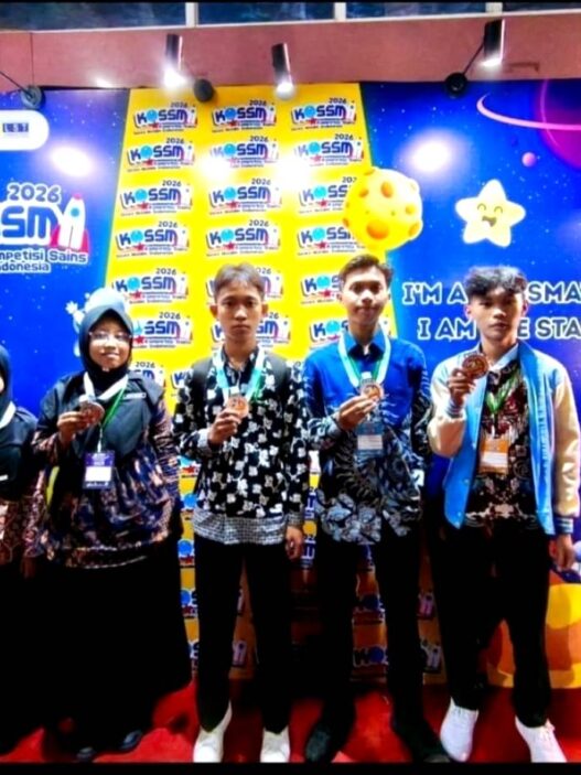 Sabet 2 Medali Perak KOSSMI