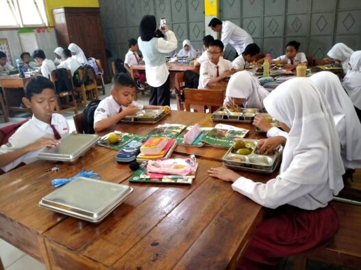 Tak Wajib Tujuh Tahun dan Bisa Calistung