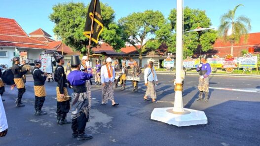 Tradisi Metik Wijaya Kusuma Kembali Digelar