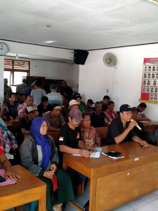Warga Rawalo Protes Tunggakan PBB