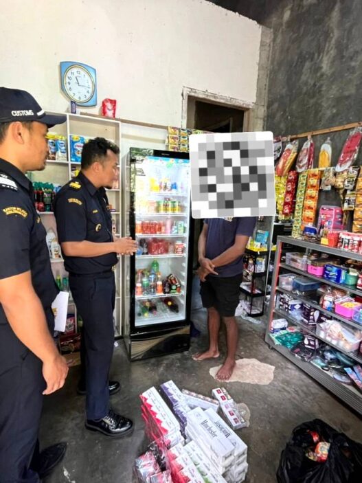 Warung Kelontong Jual Rokok Ilegal