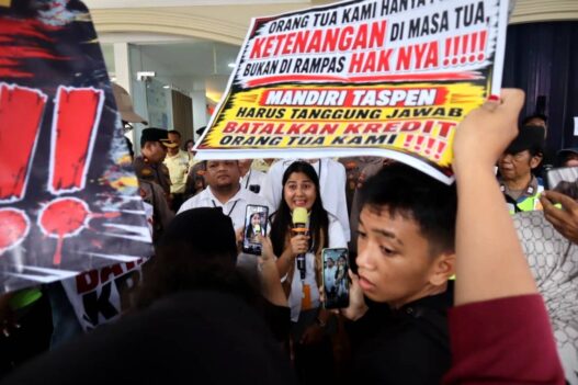 127 Pensiunan Tuntut Kredit Dibatalkan
