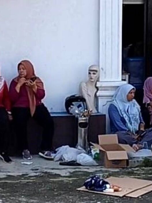 128 Pekerja PT HPS Tagih Gaji