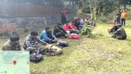 13 Pendaki Ilegal Gunung Semeru Diamankan