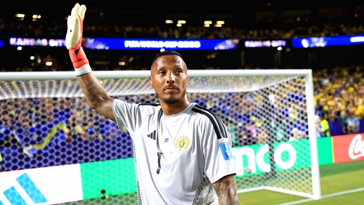 15 Save Dalam Satu Laga