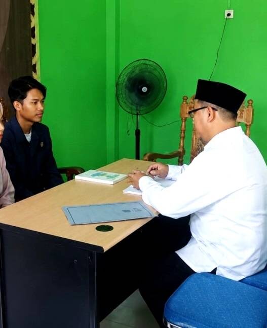 65 Pernikahan Dini dalam Empat Bulan