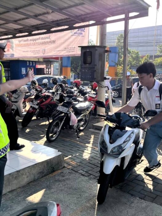 Ada Knalpot Brong hingga Tanpa Helm