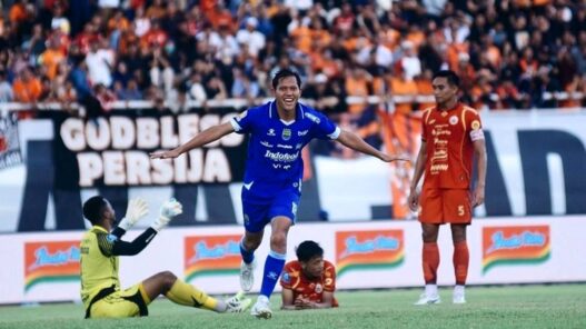 Adam Alis Bersaing dengan Ronaldo