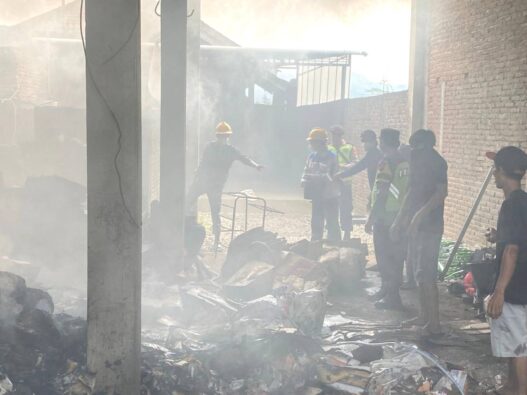 Akibat Puntung Rokok, Teras Rumah Terbakar