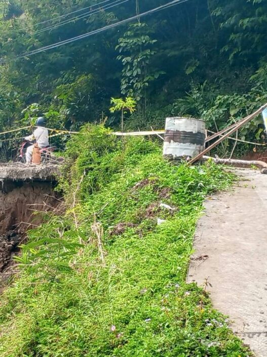 Akses Karangreja Karangjambu Terancam Putus