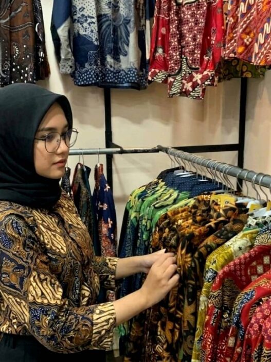 Atasan Batik Mulai Rp 30 Ribuan