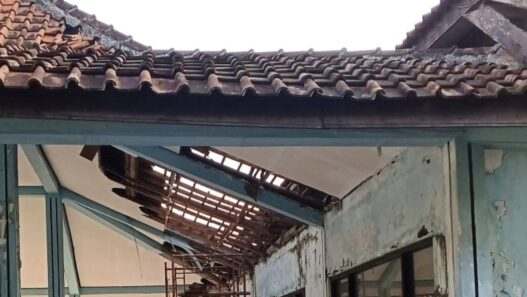Aula Kelurahan Bantarsoka Diperbaiki