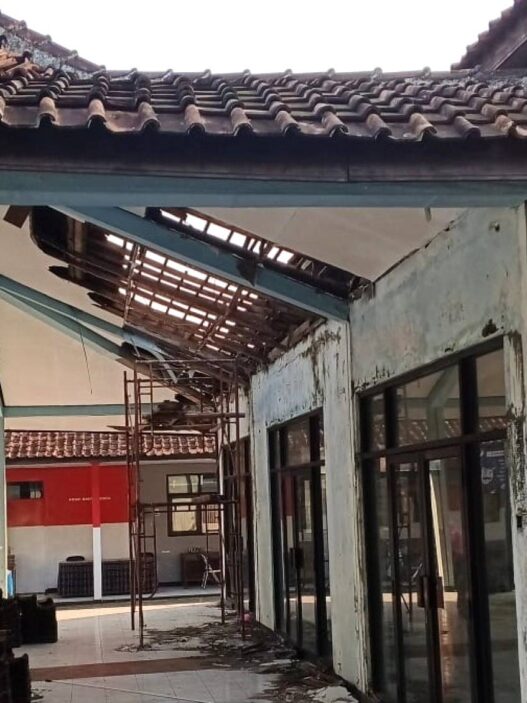 Aula Kelurahan Bantarsoka Diperbaiki