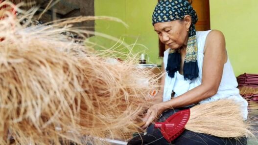 Bahan Baku Naik, Perajin Tetap Tahan Harga
