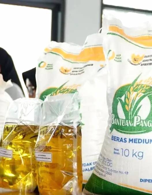 Bansos beras minyak goreng