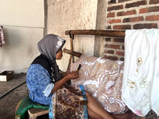 Batik Gumelem Siapkan Lima Ribu Selendang