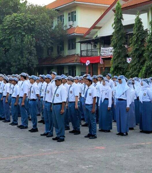 Beasiswa sma smk surabaya