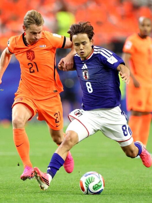 Belanda dan Jepang Berebut Puncak