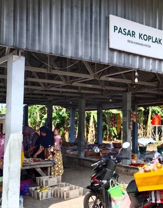 Dari Pangkalan Dokar, Bertahan di Era Belanja Online