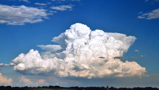 Datangnya Awan Cumolonimbus