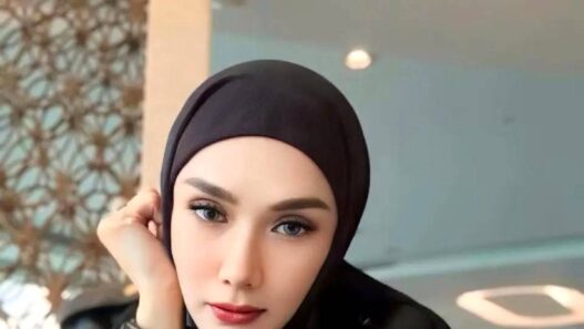 Dipuji Istri Taat Suami