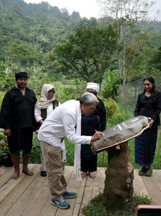 Dua Elang Jawa Dilepasliarkan