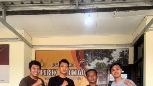 Dua Pemuda Gasak Delapan HP Remaja