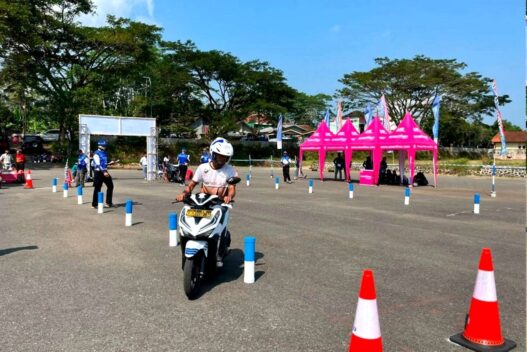 Edukasi Pelajar Lewat Lomba Safety Riding